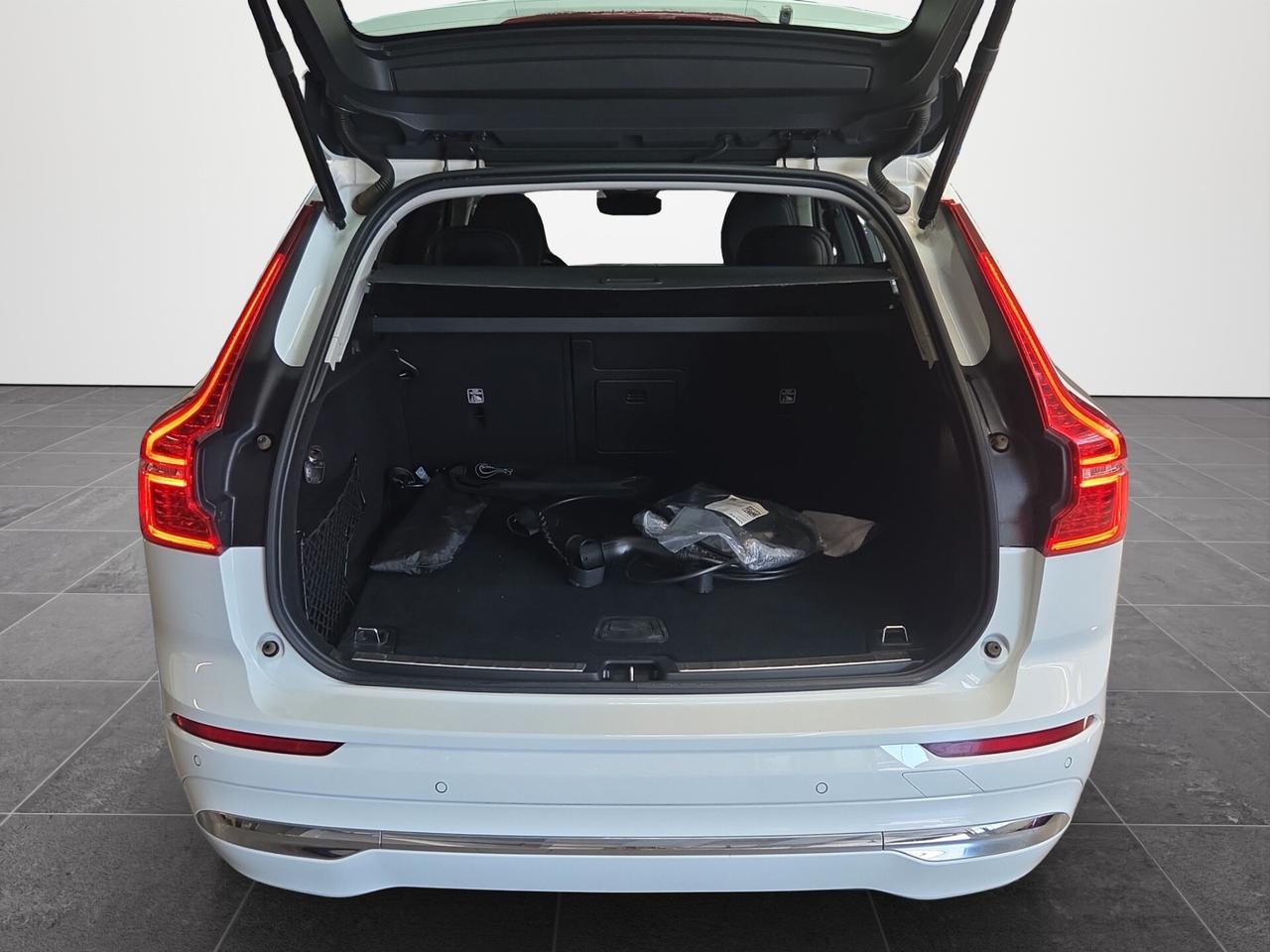 Volvo XC 60 T6 PLUG-IN AWD AUTO RECHARGE INS. EXP