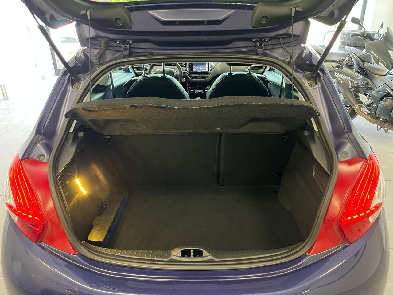 Peugeot 208 1.6 e-HDi 92 CV Stop&Start 3 porte Allure