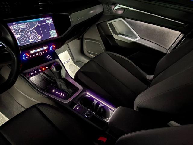 AUDI Q3 35 TDI quattro S tronic Business COCKPIT