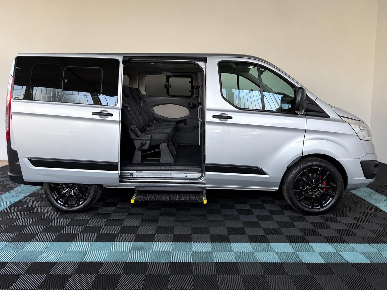 Ford Tourneo Custom 2.0 Tdci 310 L1 8 POSTI