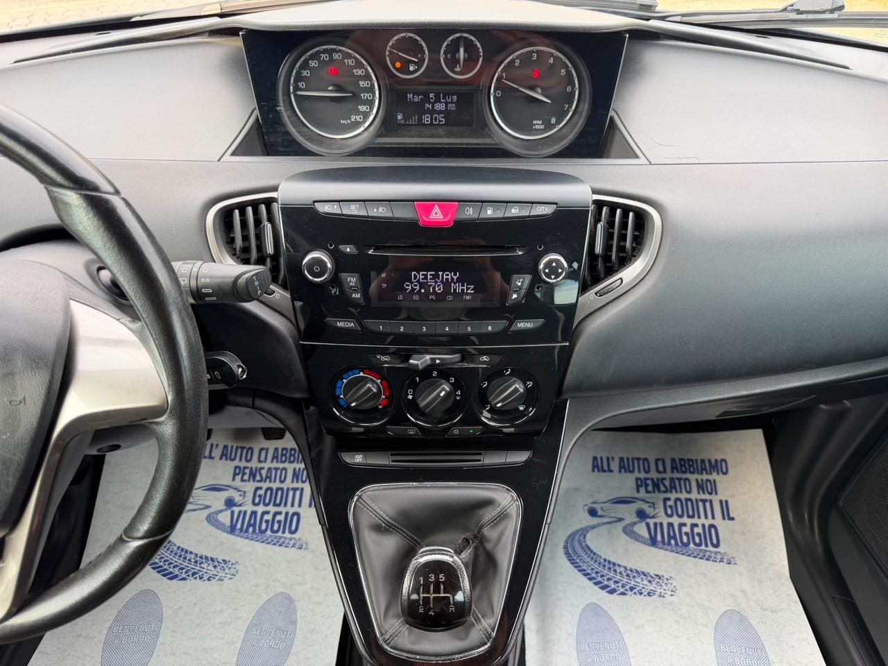 Lancia Ypsilon 0.9 TwinAir 85 CV 5 porte Metano Ecochic Elle