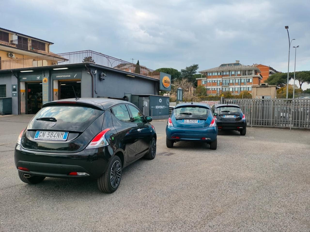 Lancia Ypsilon 1.0 FireFly 5 porte S&S Hybrid Gold PREZZO VERO