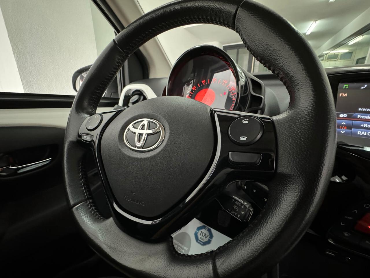 Toyota Aygo 1.0 VVT-i 69 CV 5 porte x-play