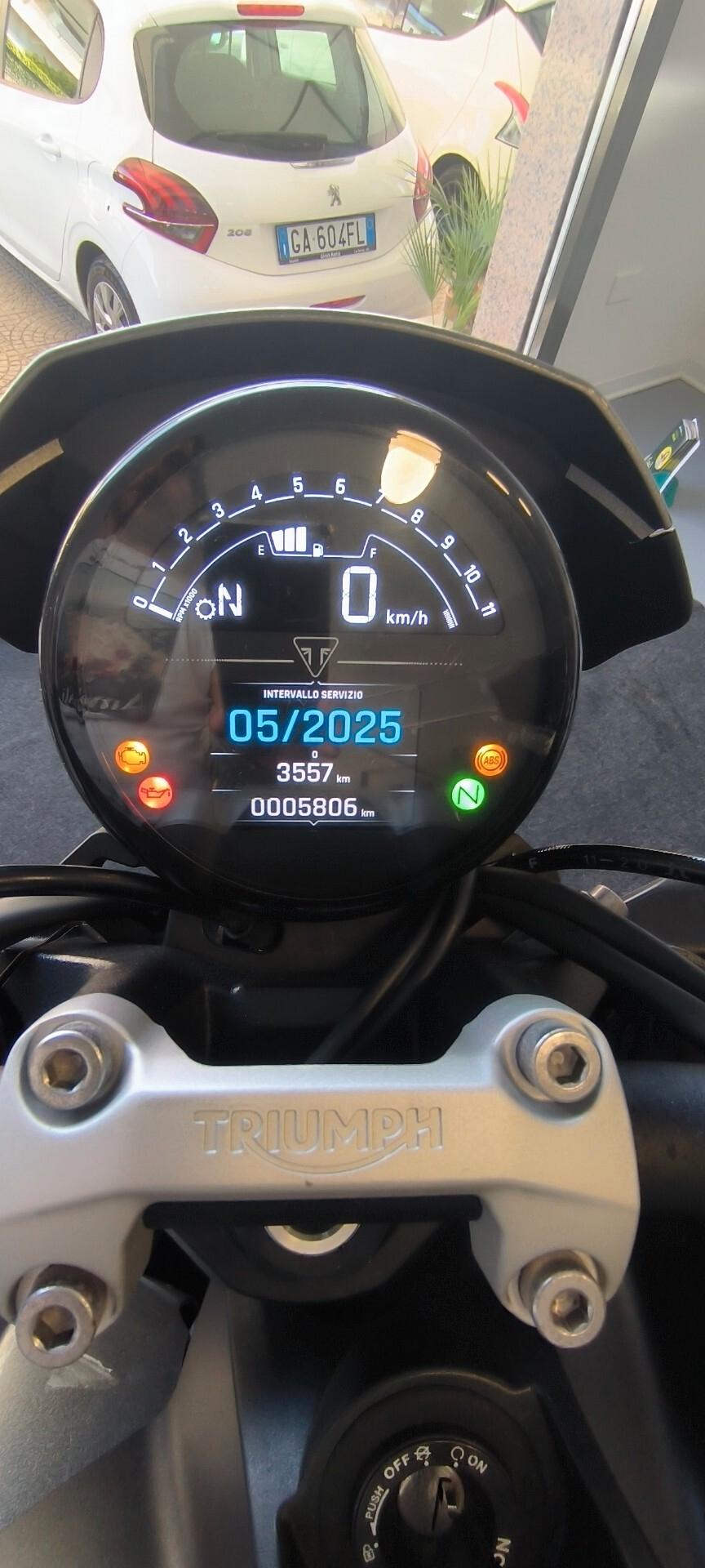Triumph Trident 660