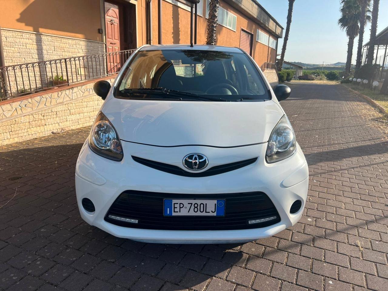 Toyota Aygo 1.0 12V VVT-i 5 porte Active Connect