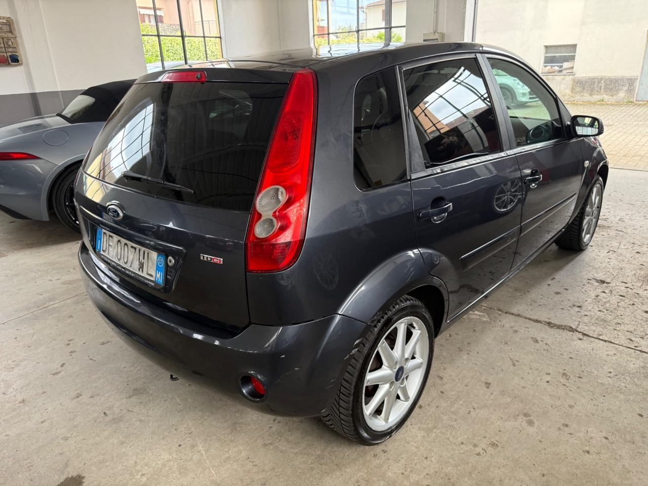 Ford Fiesta 1.4 TDCi 5p. Ghia GRANDINATA