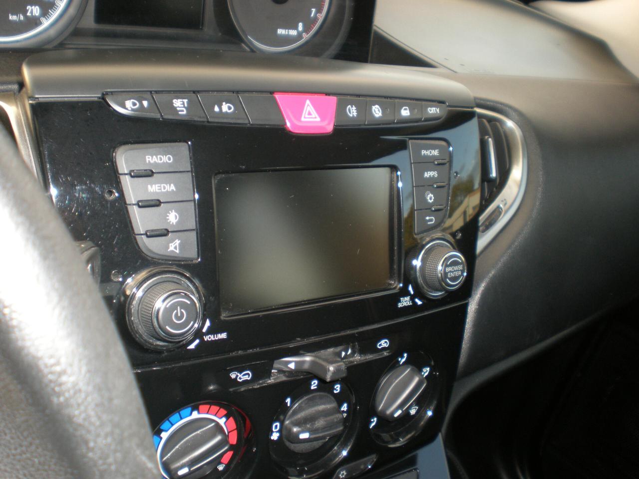 Lancia Y 1.2, pochi km, “LEGGERE BENE ANNUNCIO”