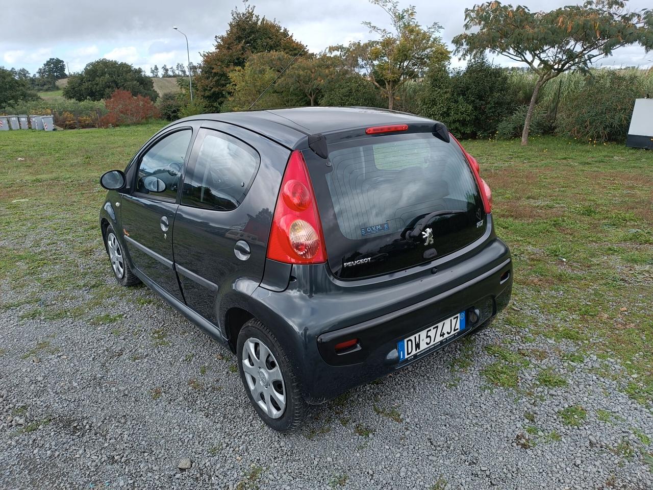 Peugeot 107 1.0 68CV 5p. Sweet Years automatico