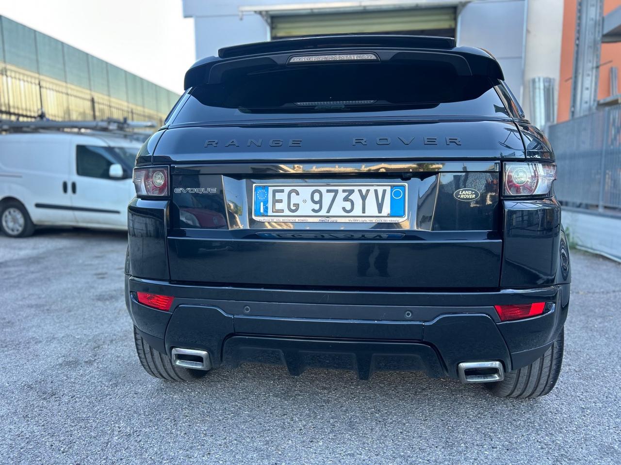Land Rover Range Evoque 2.2 TD4 5p. Total black