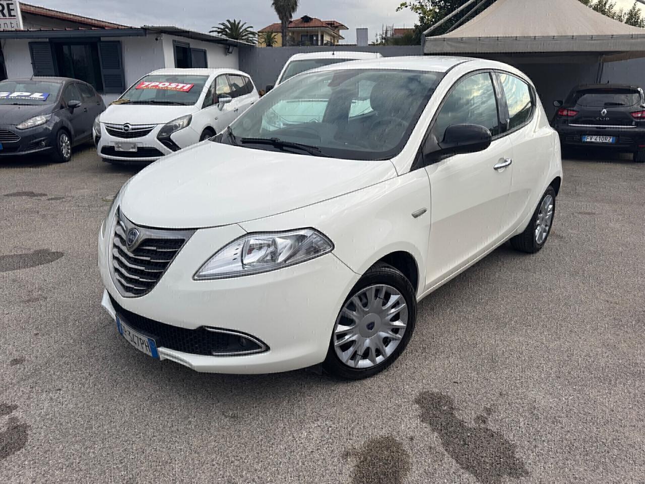 Lancia Ypsilon 1.2 69 CV 5 porte S&S Gold