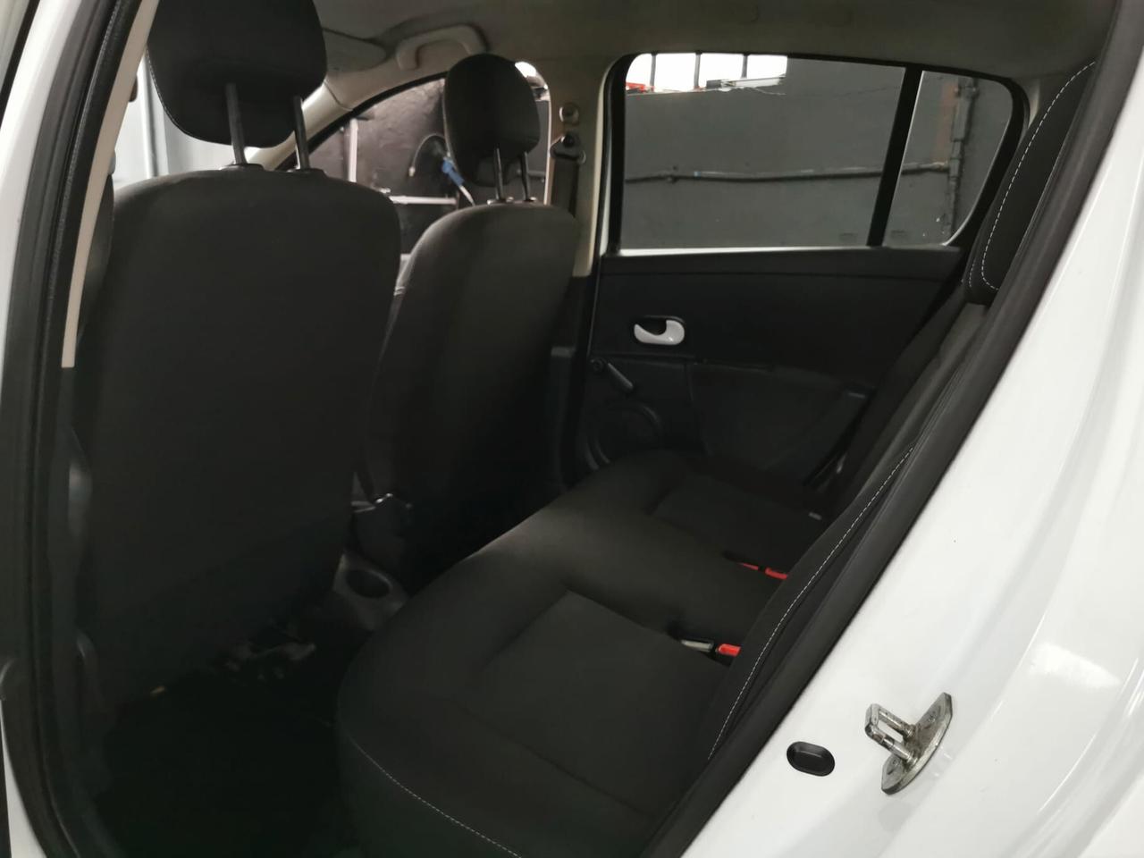 Renault Clio 1.2 5p GPL Yahoo! GARANZIA 12 MESI