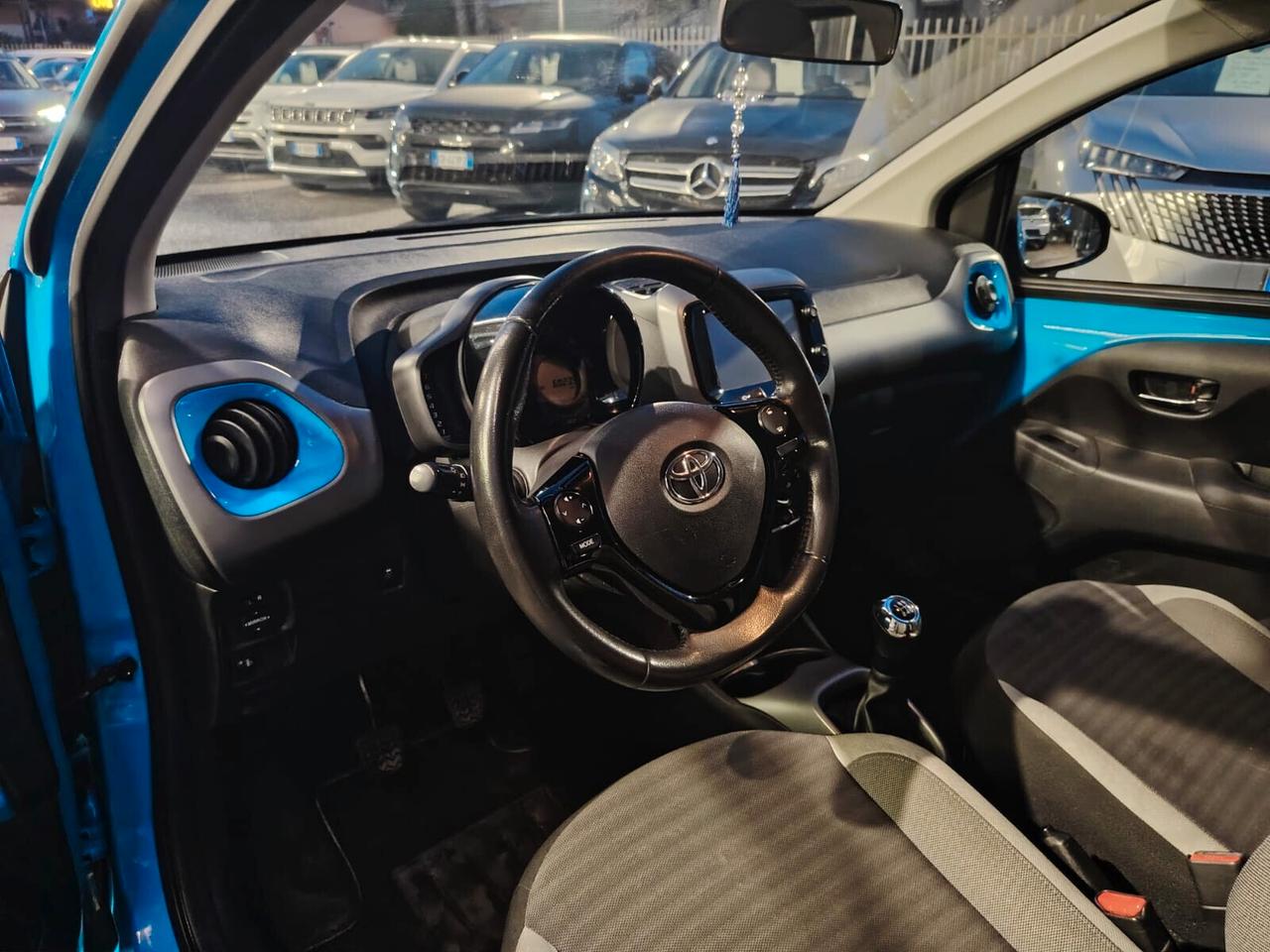 Toyota Aygo Connect 1.0 VVT-i 72 CV 5 porte