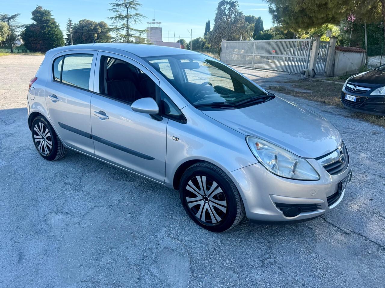 Opel Corsa 1.2 Benzina Neopatentati 130milaKM