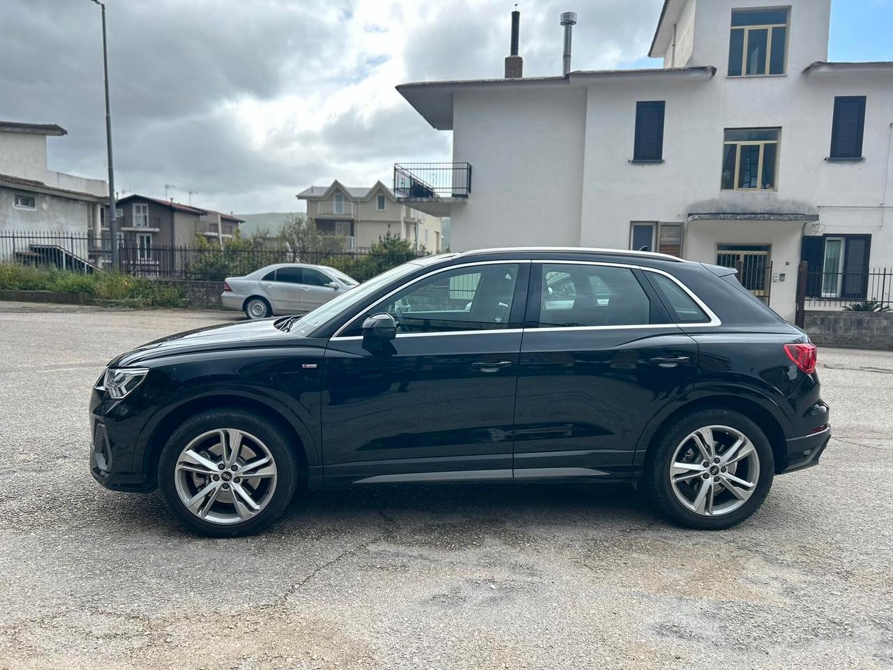 Audi Q3 40 TDI S tronic Sline edition