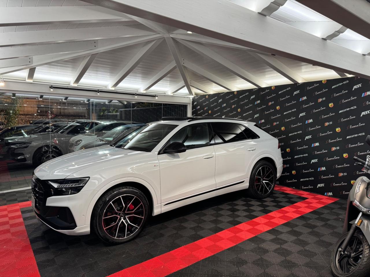 Audi Q8 50 TDI 286 CV quattro S-line