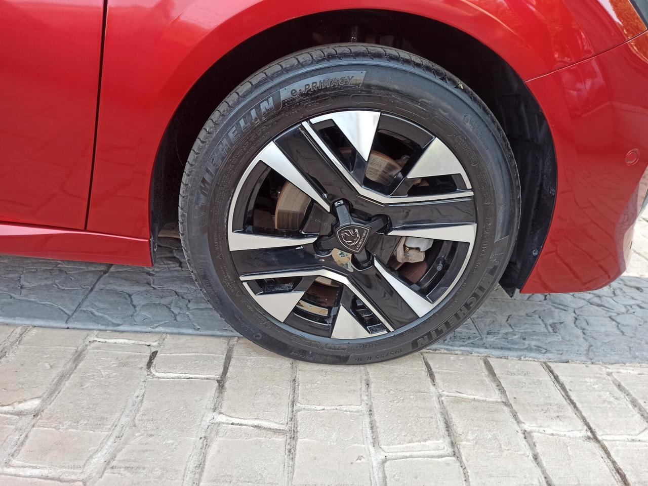 Peugeot 208 Hybrid 100 e-DCS6 Allure