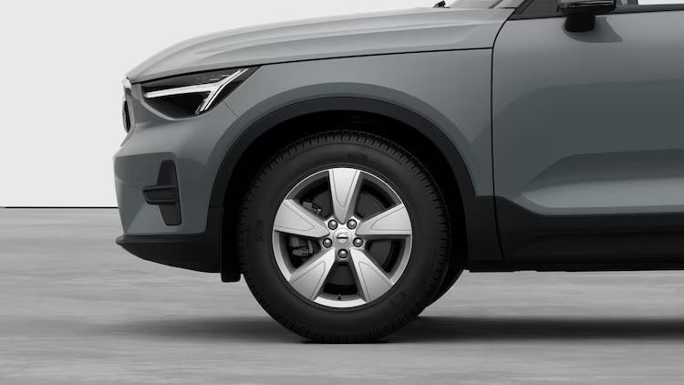 VOLVO XC40 ESSENTIAL B3 AUTO PREZZO PROMO FINO A FINE MESE