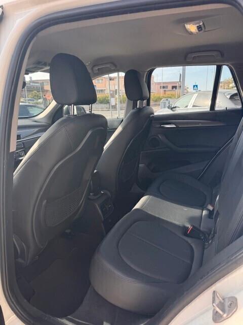 Bmw X1 sDrive18d xLine autom- 2017