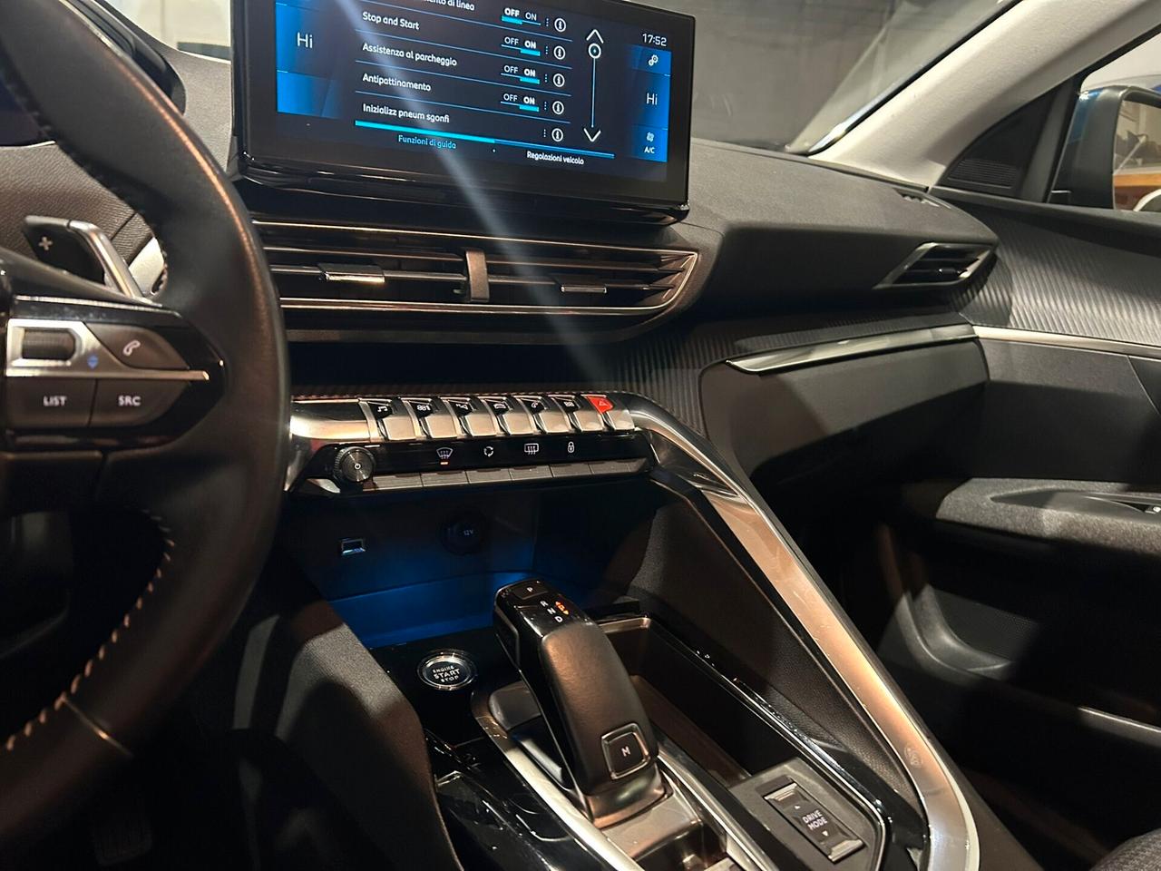 Peugeot 3008 BlueHDi 130 S&S EAT8 Active Pack