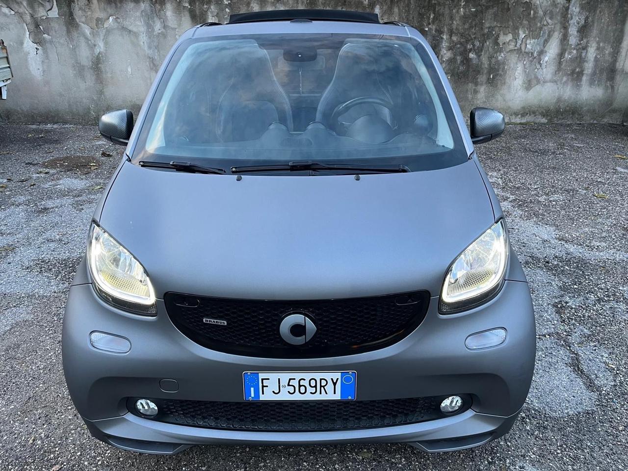 Smart fortwo brabus cabrio/xclu-km 64000-2017