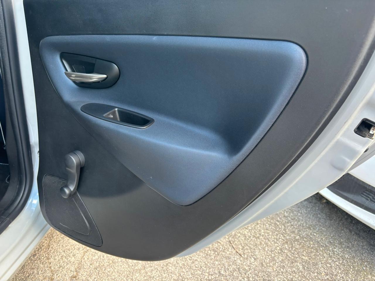 Lancia Ypsilon 1.2 69 CV 5 porte GPL Ecochic Mya OK Neopatentati