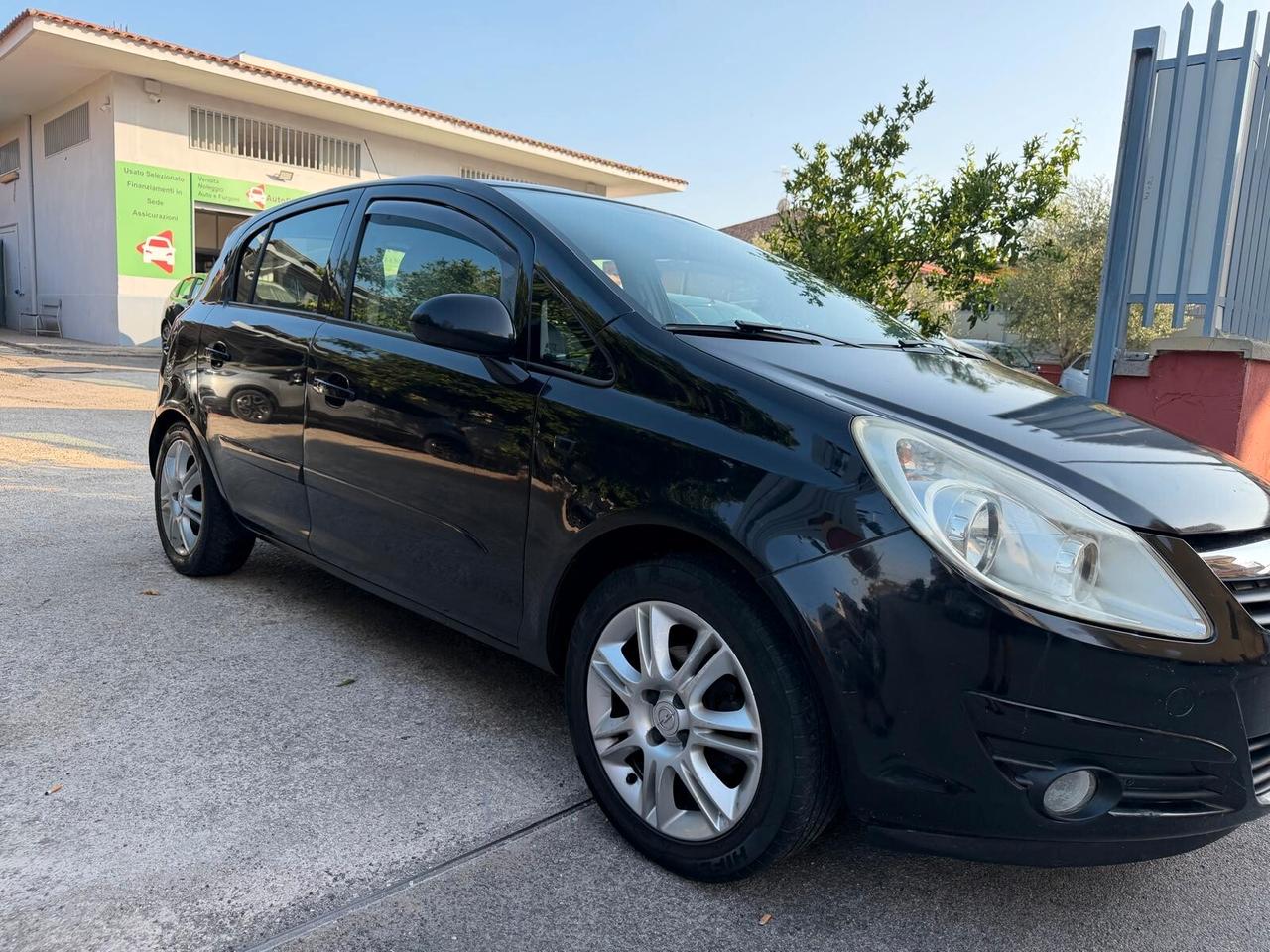 Opel Corsa 1.2 5 porte Club