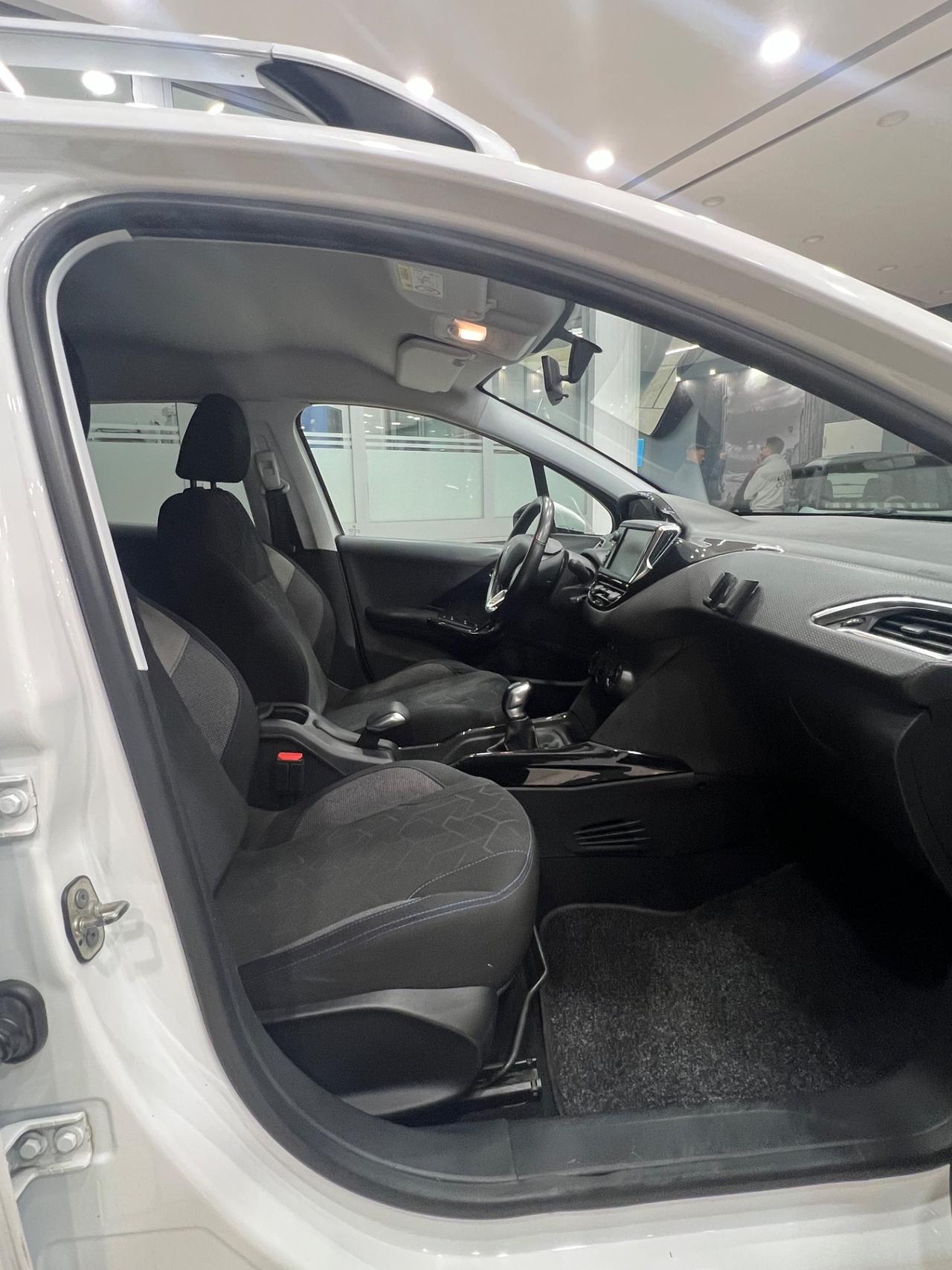 Peugeot 2008 BlueHDi 100 S&S Signature