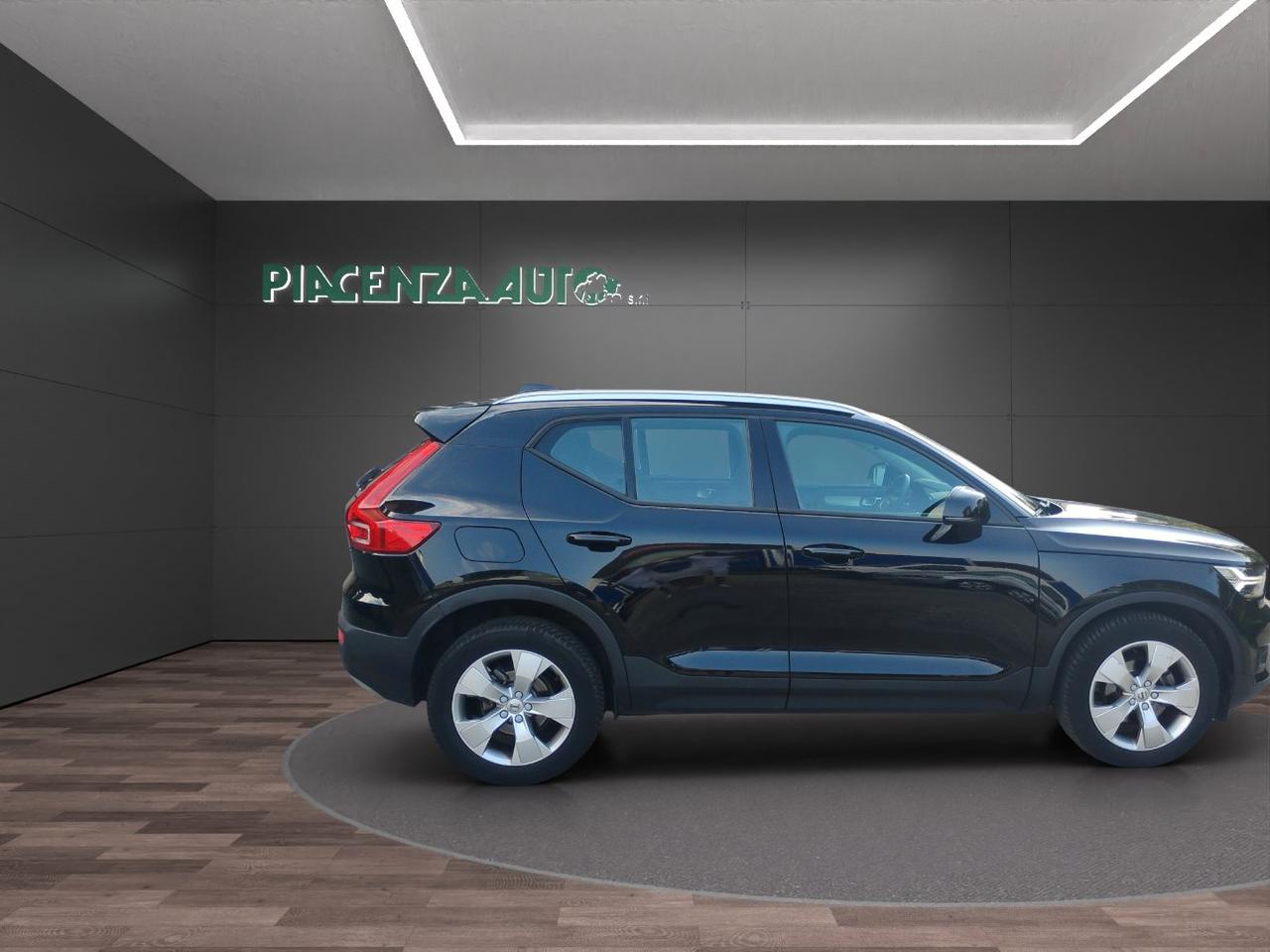 Volvo XC40 2.0 d3 Momentum auto .PREZZO REALE
