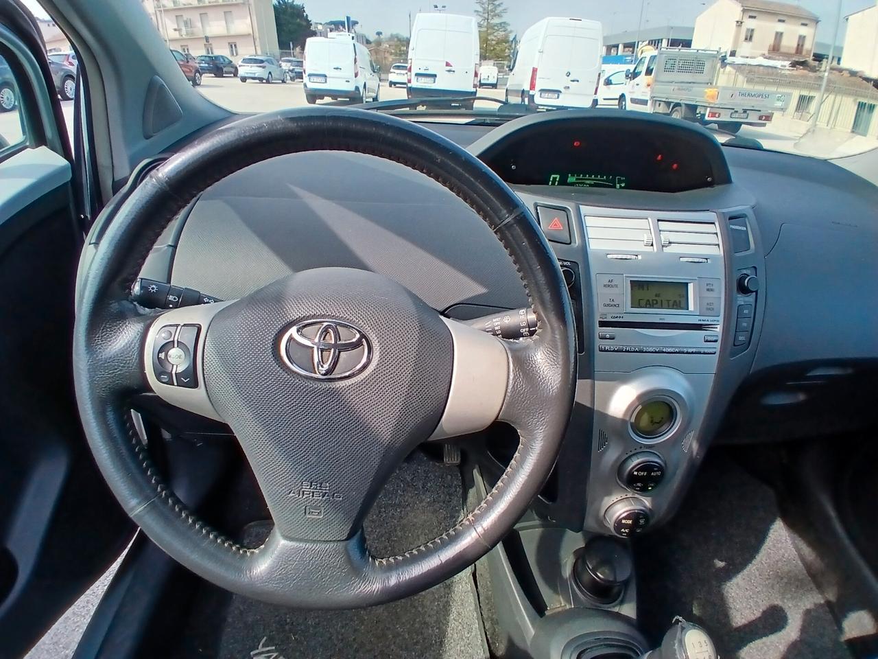 Toyota Yaris BENZINA 1.0 3 PORTE