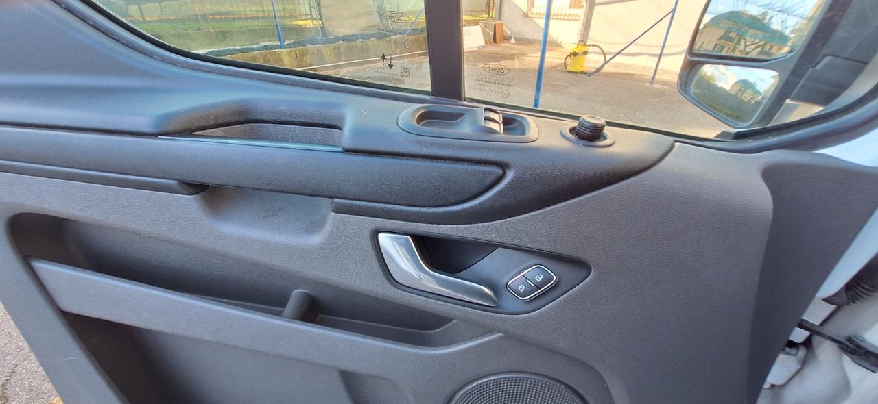 Ford Transit Custom 320 2.0 TDCi PC Combi Trend 9 POSTI