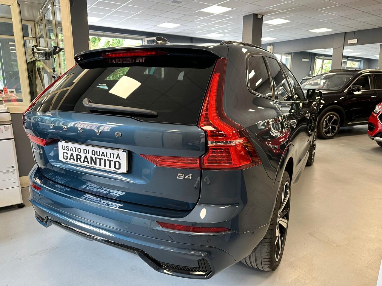 Volvo XC 60 XC60 B4 (d) automatico Plus Dark