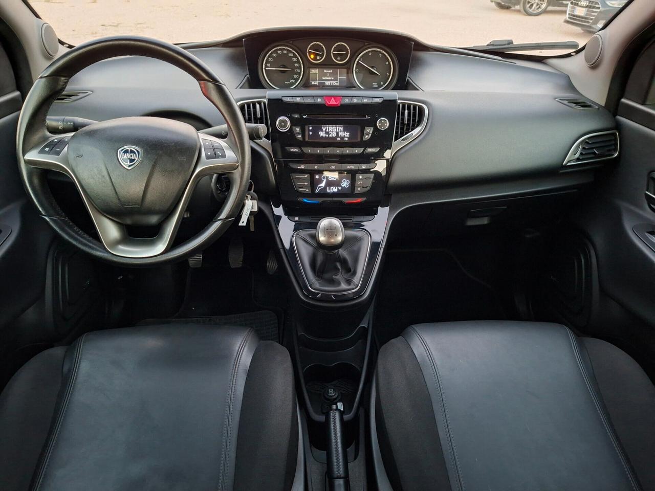 Ypsilon 1.3 MJT 95 CV 5p Platinum *XENON-PELLE*