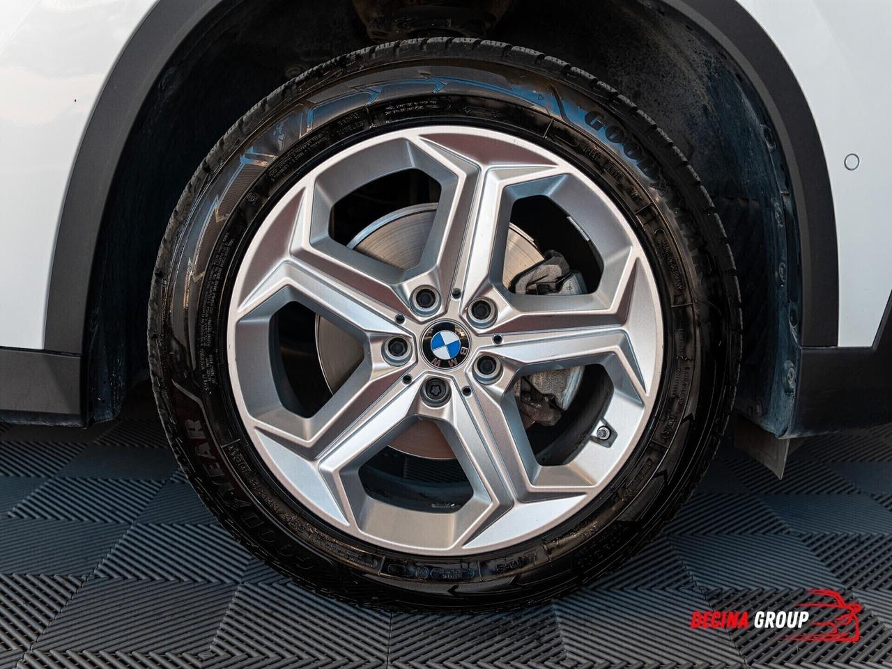 Bmw X1 xDrive 20d xLine TETTO-DISPLAY CURVO