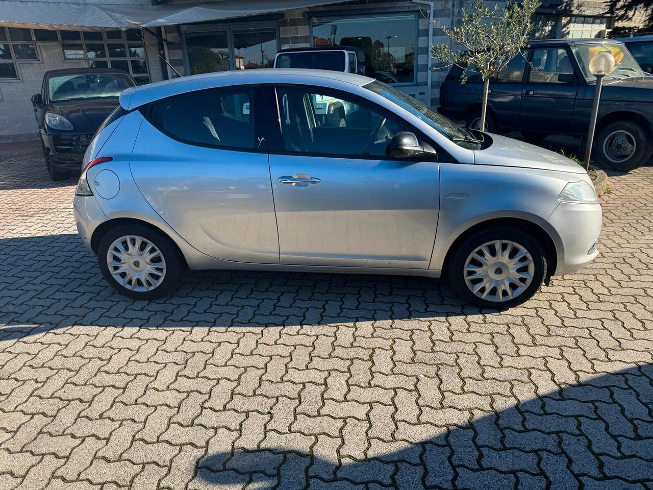 Lancia Ypsilon 1.2 69 CV 5 porte GPL Ecochic Silver