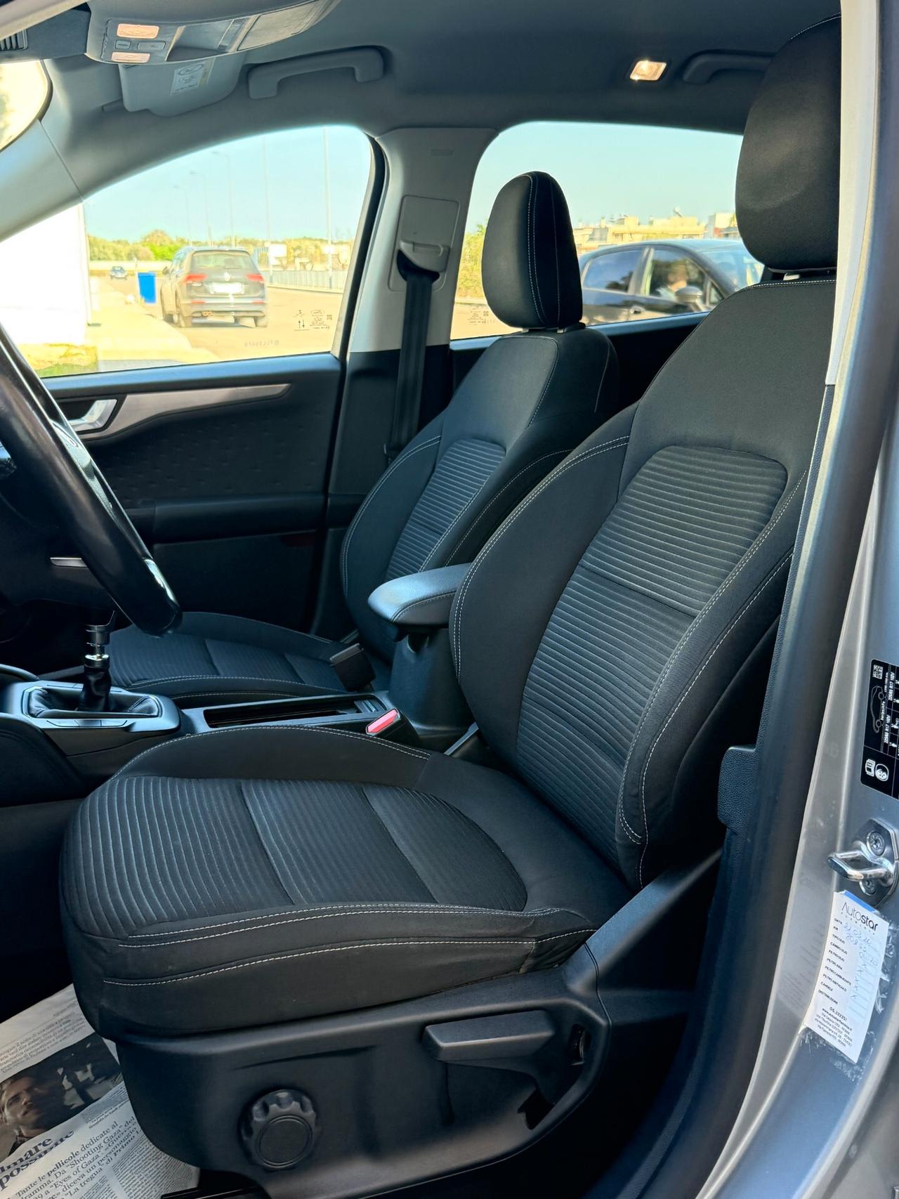 Ford Kuga 1.5 ecoblue Titanium 120cv NAVI,SENSORI DI PARCHEGGIO,BLUETOOTH,KM CERTIFICATI!