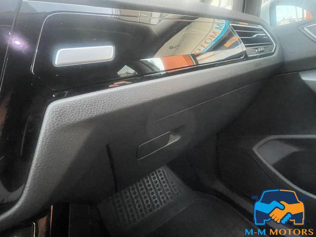 VOLKSWAGEN Touran 2.0 TDI 150 CV 7 posti