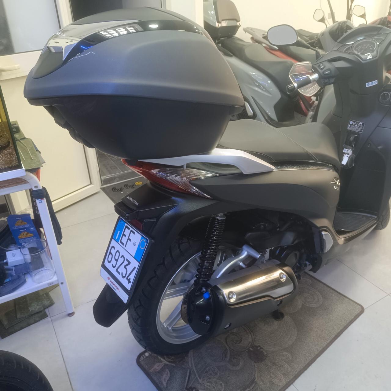 Honda SH 300 i Led abs