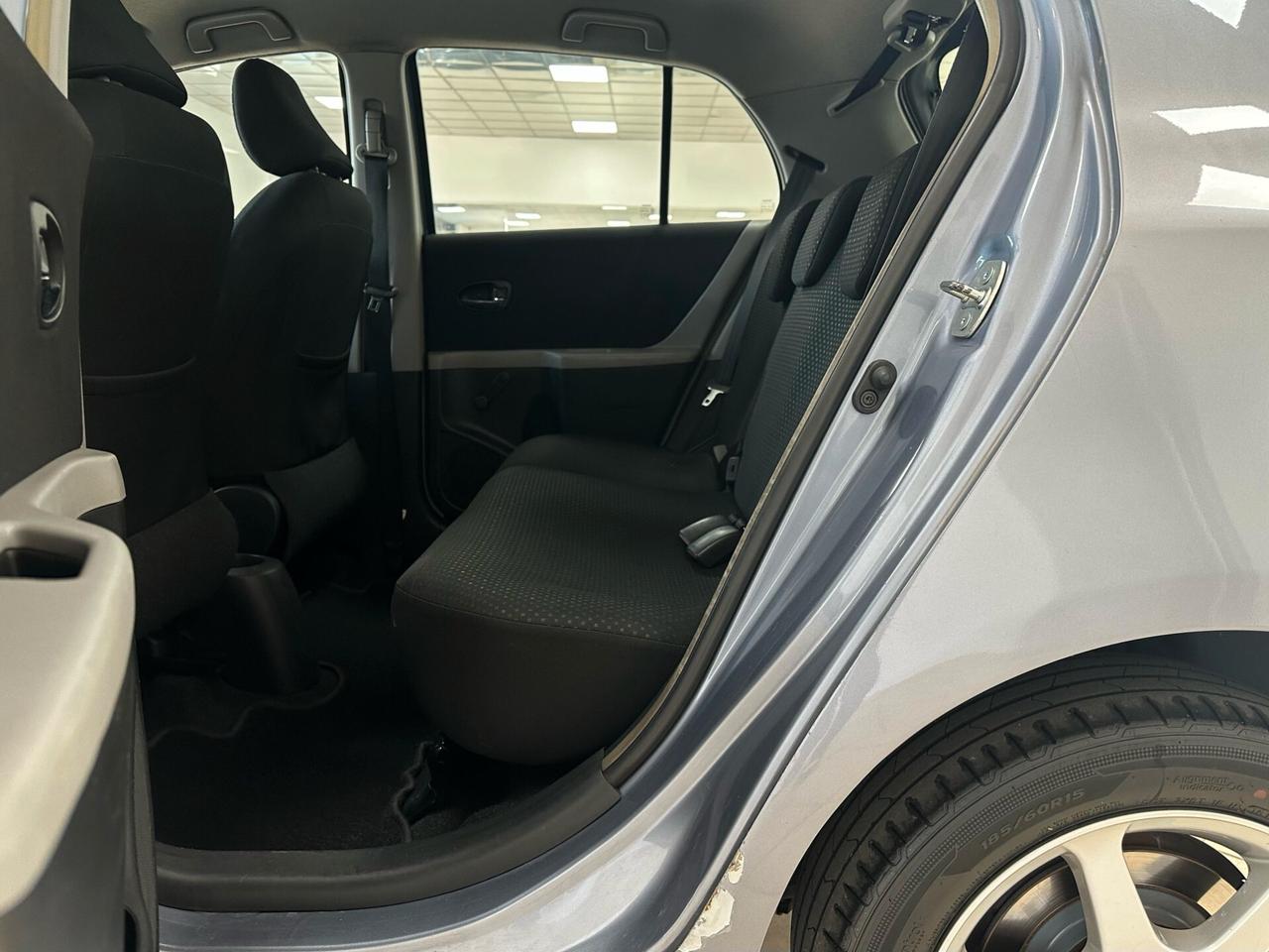 Toyota Yaris 1.0 5 porte