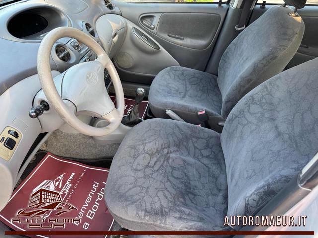 TOYOTA Yaris 1.0i 16V cat 5 porte Sol GOMMATA! NEOPATENTATI!