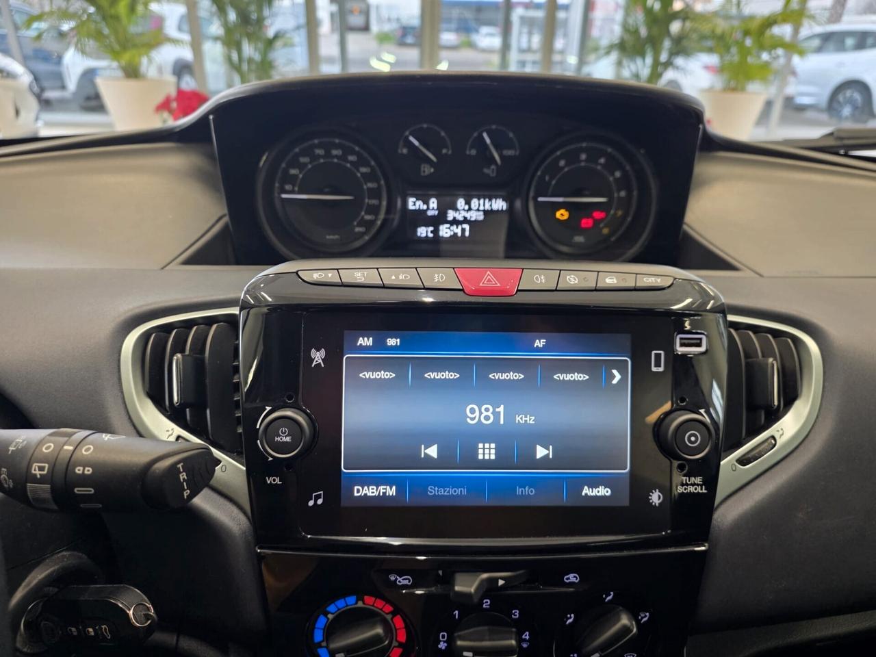 Lancia Ypsilon 1.0 FireFly 5 porte S&S Hybrid Gold