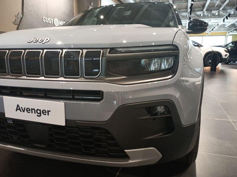 Jeep Avenger e-Hybrid 1.2 MHEV e-Hybrid Turbo Black Edition