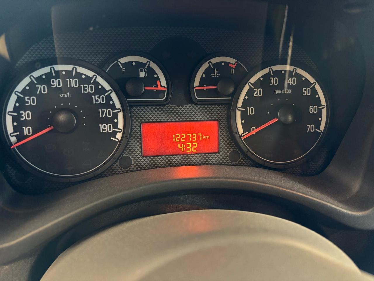 FIAT PANDA ANNO 2011 BZ METANO ADATTA NEOPATENTATI KM 122 MILA