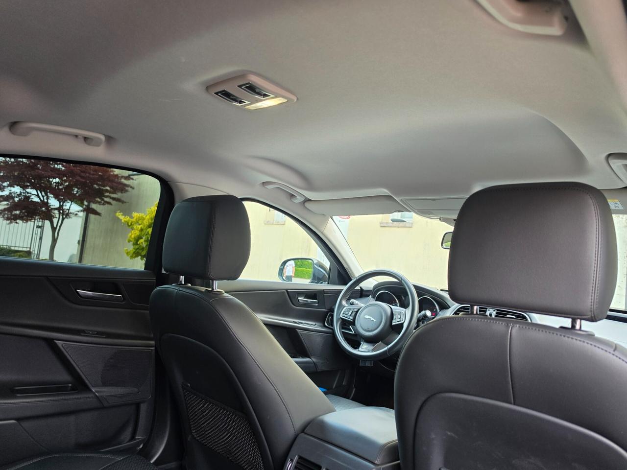 Jaguar XE 2.0 D Turbo aut. Portfolio