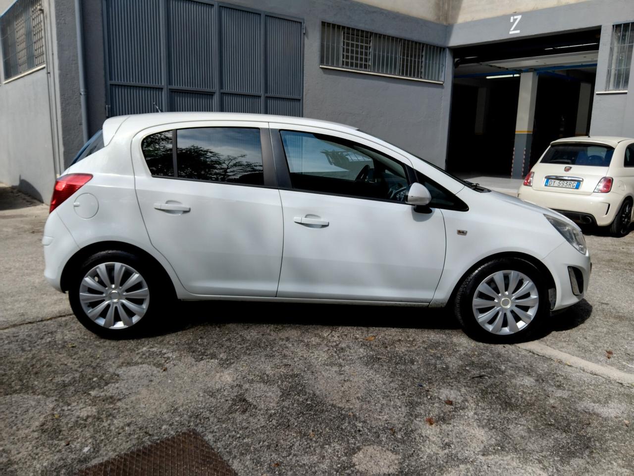 Opel Corsa 1.2 gpl garanzia