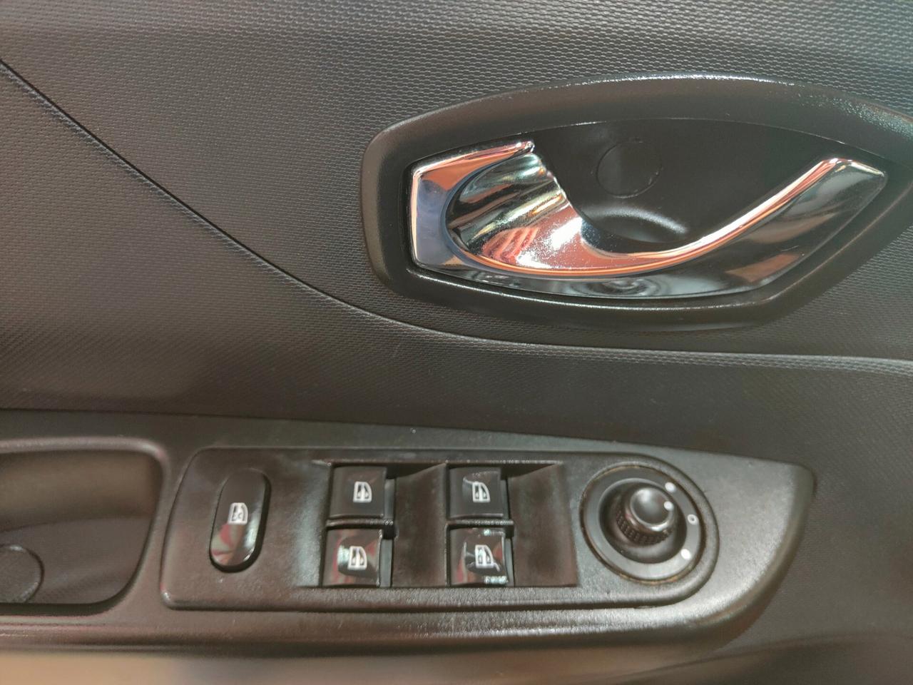 Renault Captur 1.5 dCi 8V 90 CV - 2015 POCHI KM