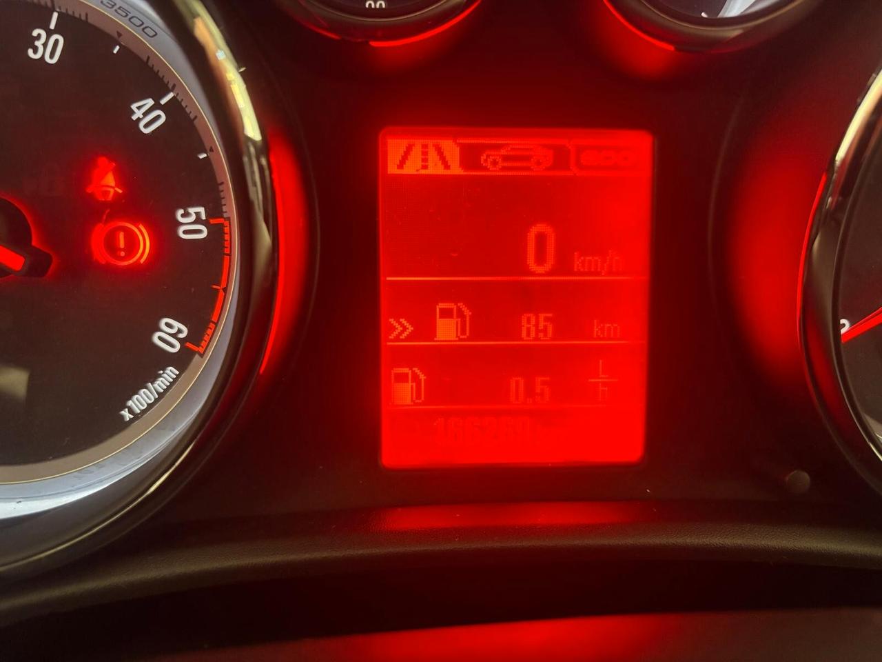 OPEL ASTRA ANNO 2014 DS 1.6 ADATTA NEOPATENTATI KM 166 MILA