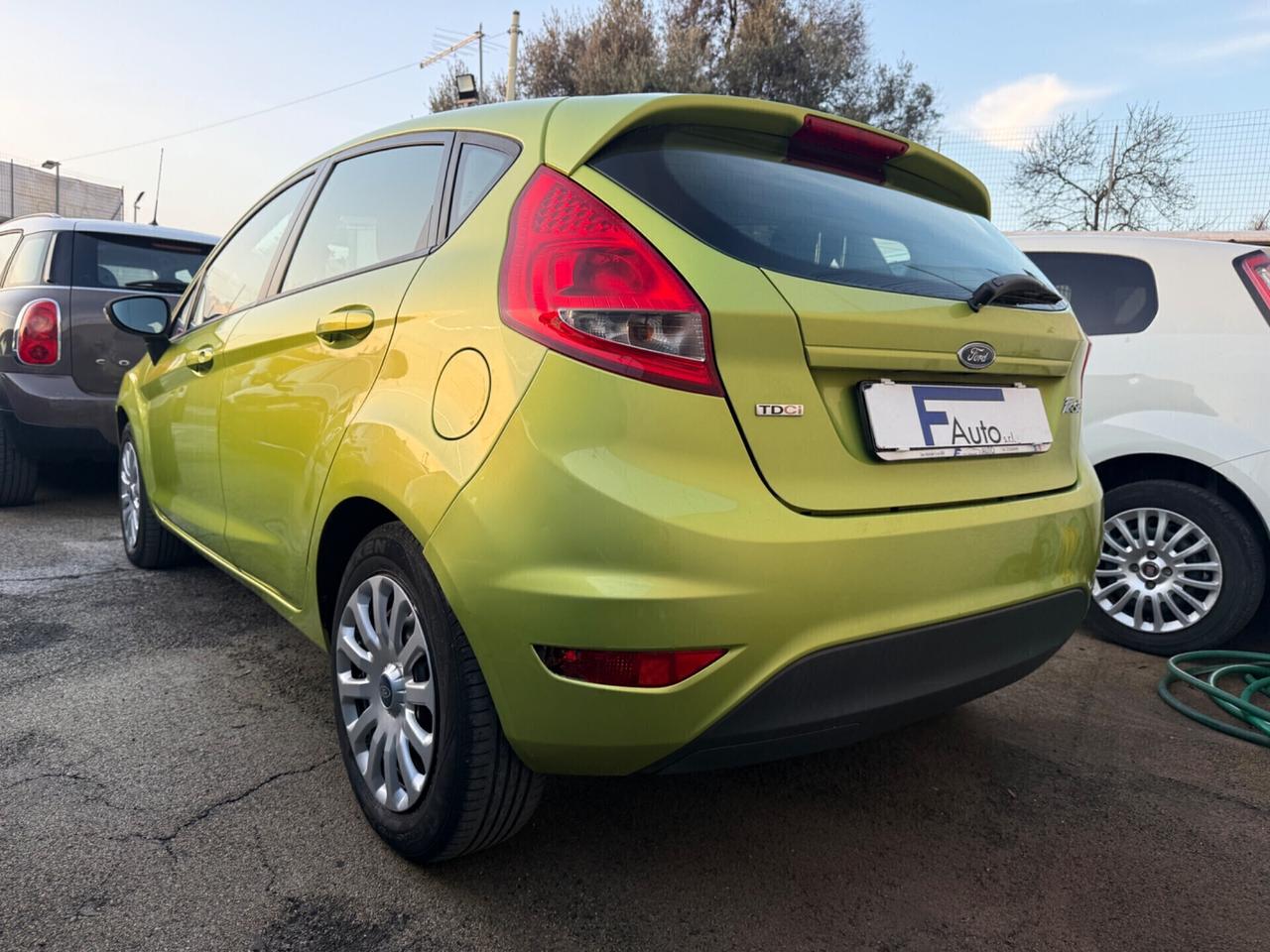 Ford Fiesta 1.4 TDCi 68CV 5 porte,radio,clima,comandi al volante