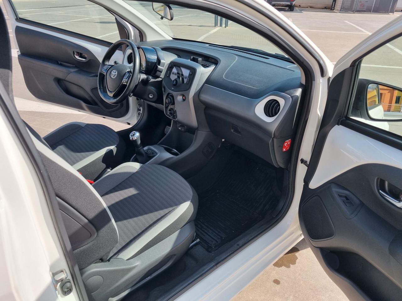 Toyota Aygo 1.0 VVT-i 72 CV 3 porte x-cool