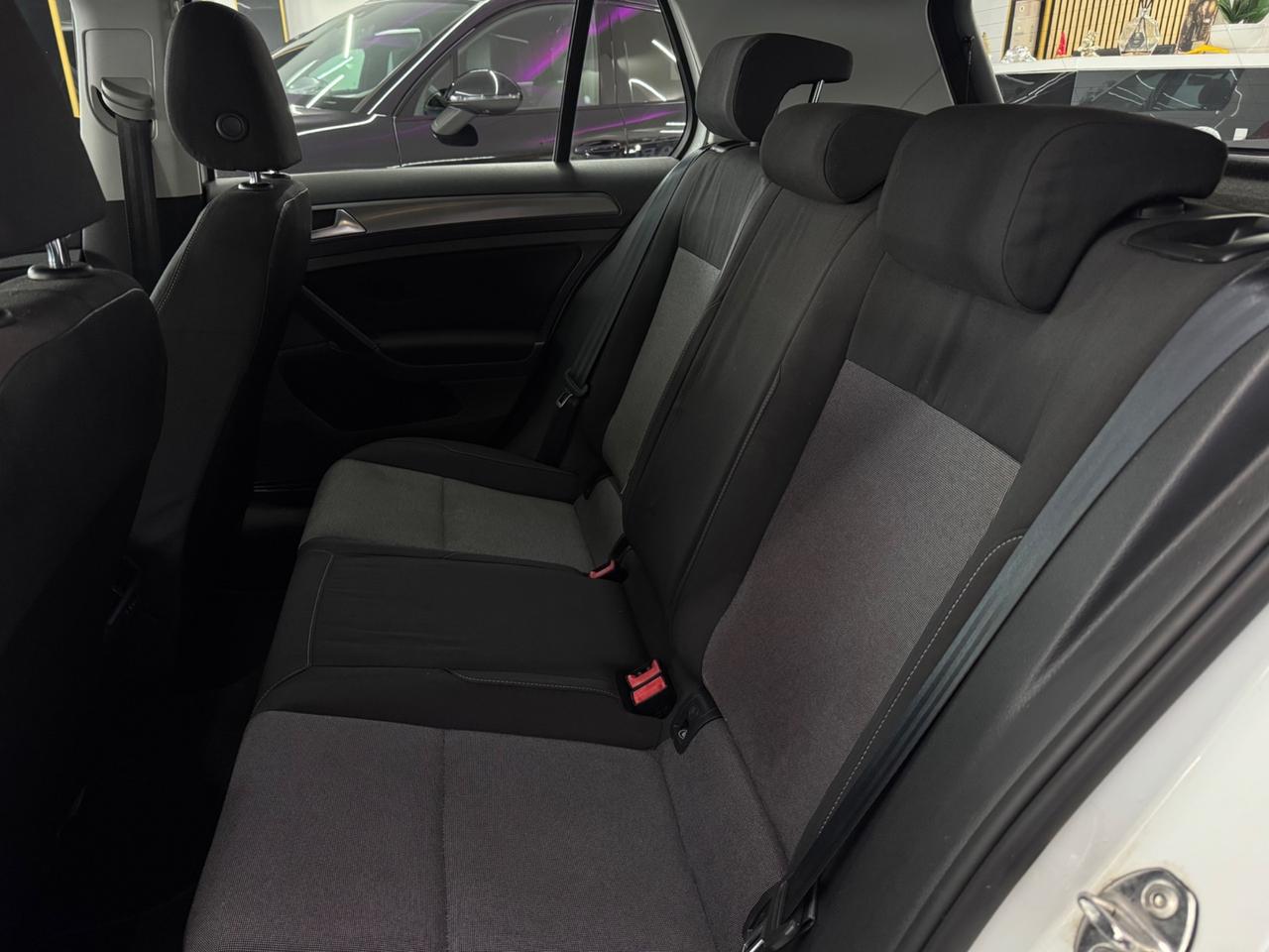 Volkswagen Golf 1.4 TGI Highline BlueMotion