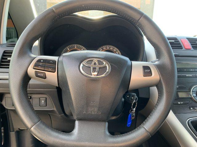 TOYOTA Auris 2.0 D-4D DPF 5 porte Sol